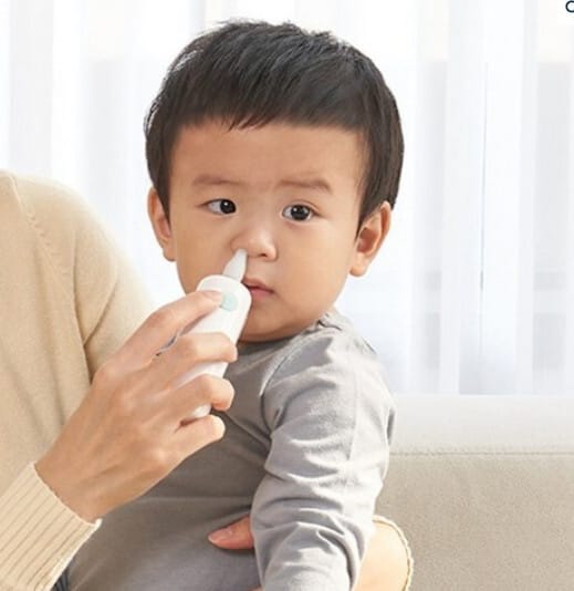 휴비딕 크린노즈 미니 콧물흡입기 HNA-130 내돈내산 후기 12 아이 콧물 관리, 어떻게 하고 계신가요? 휴비딕 크린노즈 미니 콧물흡입기 HNA-130은 작고 가벼운 전동식 흡인기로, 의료기기 인증을 받아 안전하게 사용할 수 있습니다.